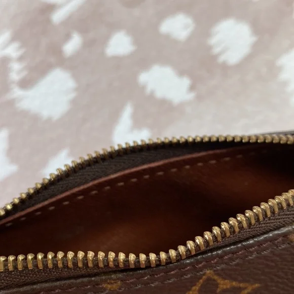 Louis Vuitton mini Papillon Pochette - Picture 8 of 13
